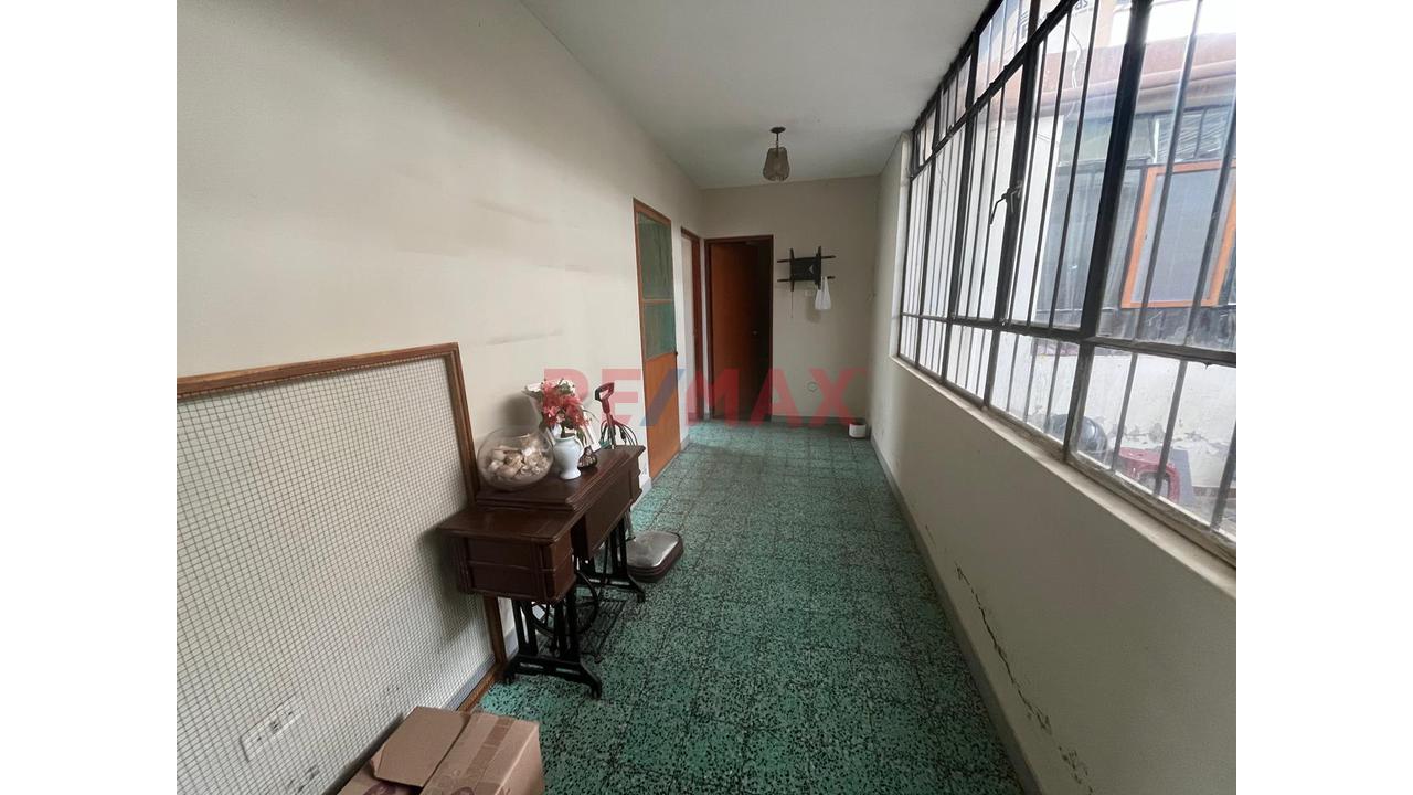 Casa En Venta A Precio De Terreno En Urb. 4 De Enero — foto 8