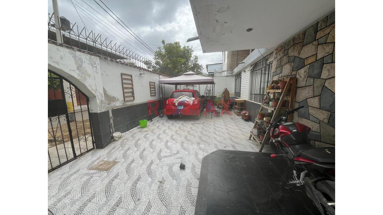 Casa En Venta A Precio De Terreno En Urb. 4 De Enero — foto 13