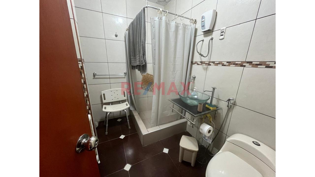 Casa En Venta A Precio De Terreno En Urb. 4 De Enero — foto 7