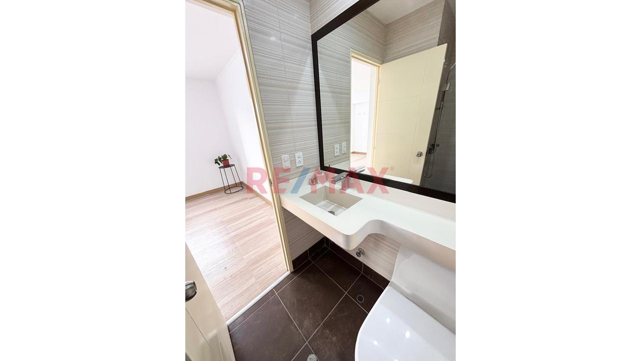 Venta De Dúplex Con Amplia Terraza Y Zona De Parrilla | Surquillo, Límite Con Miraflores — foto 12