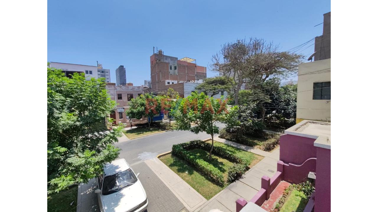 Vendo Casa De 3 Pisos 6Dor Jesus María, Oportunidad Unica Para Invertir — foto 2
