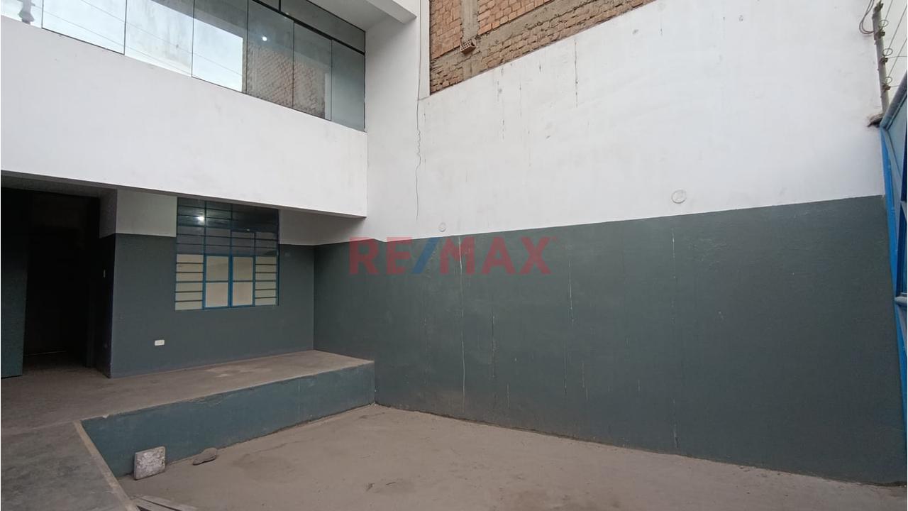 Local Industrial En Alquiler Comas — foto 4