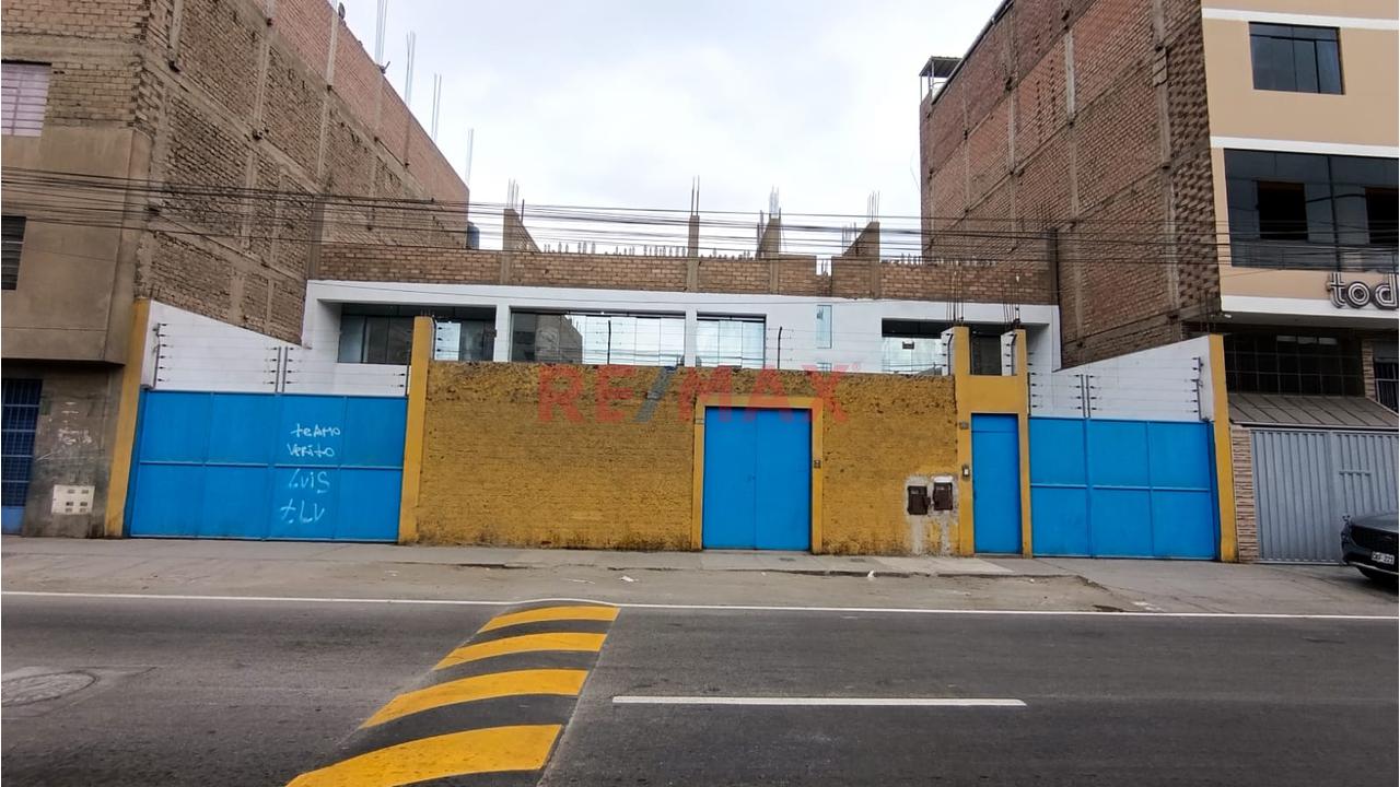 Local Industrial En Alquiler Comas
