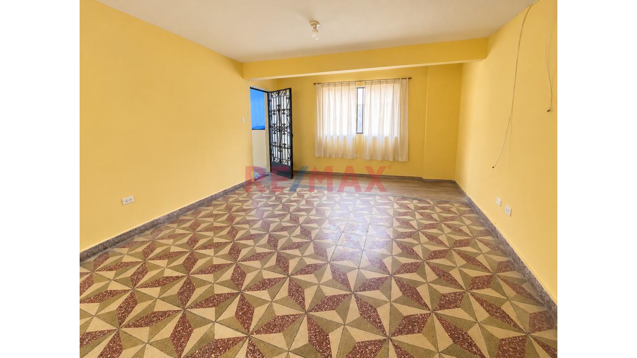 🏡🔥 ¡Vendo Casa En Esquina De 2 Pisos En El Callao! | Ideal Para Vivienda O Inversión — foto 4