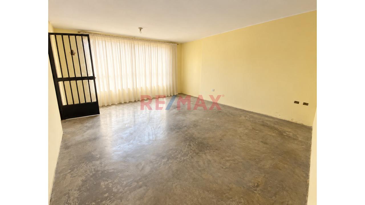 🏡🔥 ¡Vendo Casa En Esquina De 2 Pisos En El Callao! | Ideal Para Vivienda O Inversión — foto 3