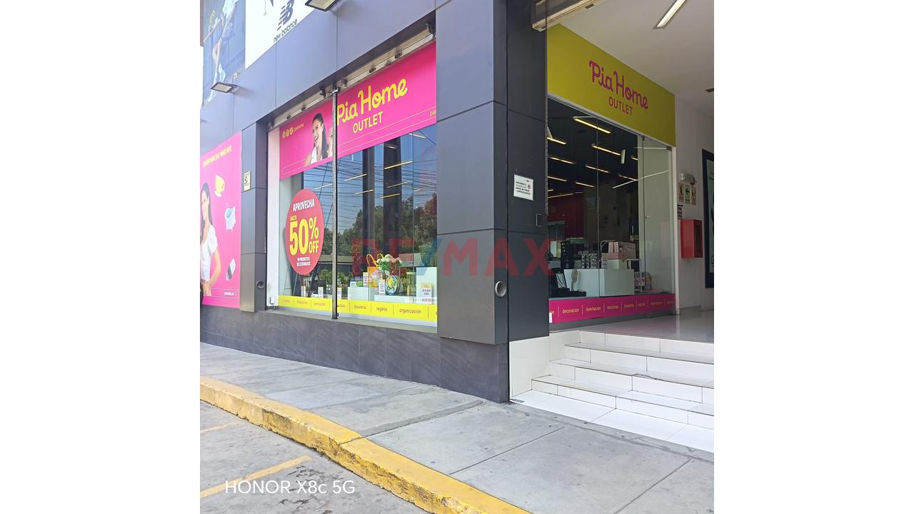 Alquilo Local Comercial En Centro Comercial Vulcano-Ate - 2