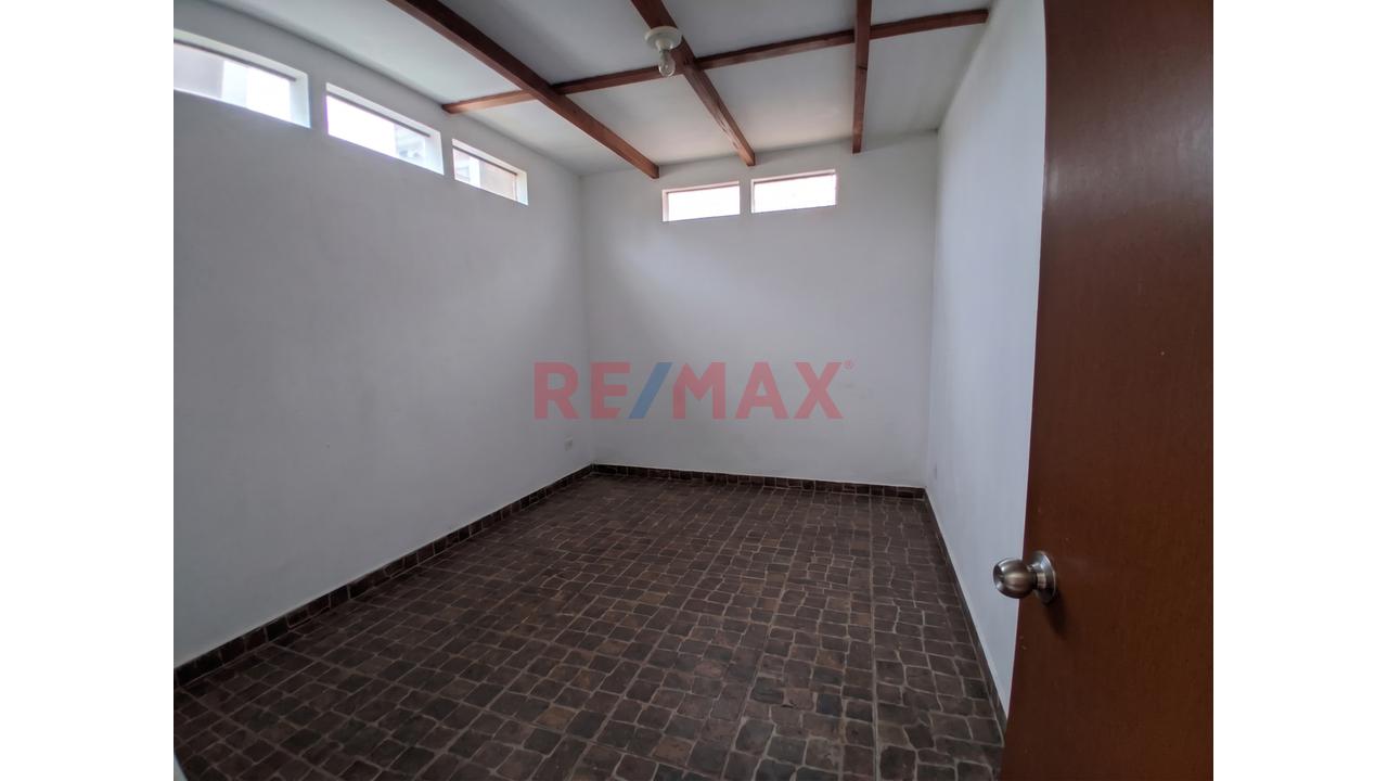 Dúplex De Segundo Piso En Venta, Miraflores — foto 11