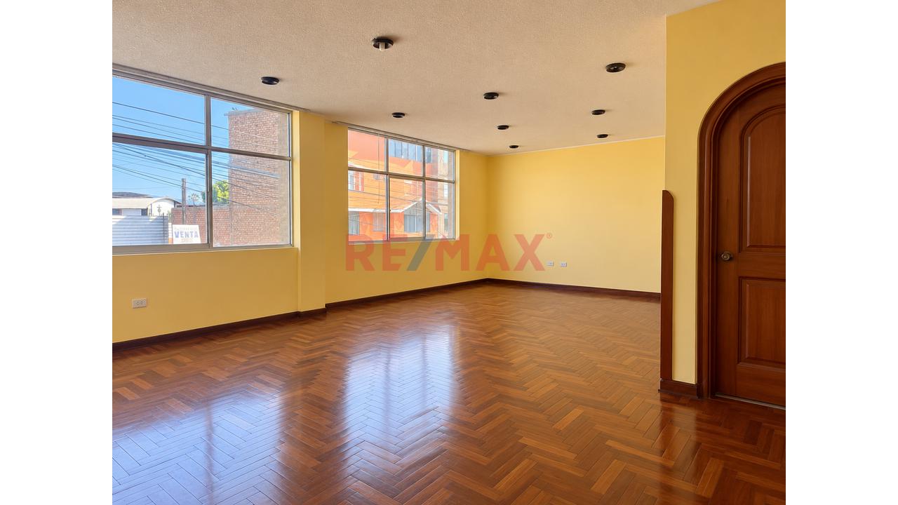 🔥 **¡Precio De Remate En Bellavista! Dúplex Con Gran Potencial Por Solo Us$ 89,000** 🔥 - 1