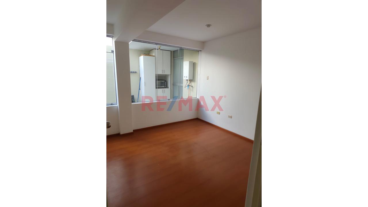Amplio Departamento Semiamoblado En Alquiler - Jose Luis Bustamante Y Rivero — foto 6