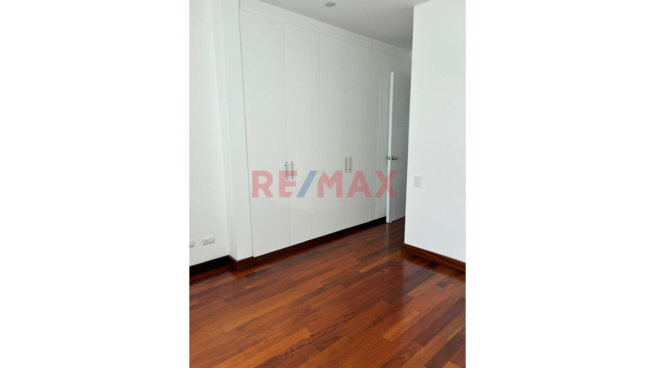 Venta De Departamento En San Borja Chacarilla, Urbanizacion Cerrada — foto 9