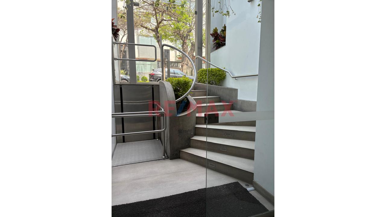 Venta De Departamento En San Borja Chacarilla, Urbanizacion Cerrada — foto 11