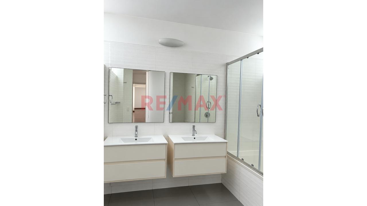Venta De Departamento En San Borja Chacarilla, Urbanizacion Cerrada — foto 8