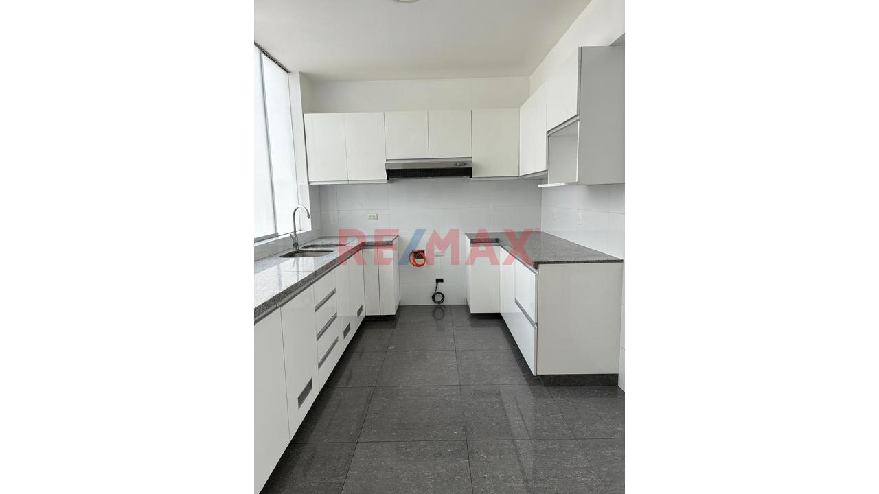 Venta De Departamento En San Borja Chacarilla, Urbanizacion Cerrada — foto 4