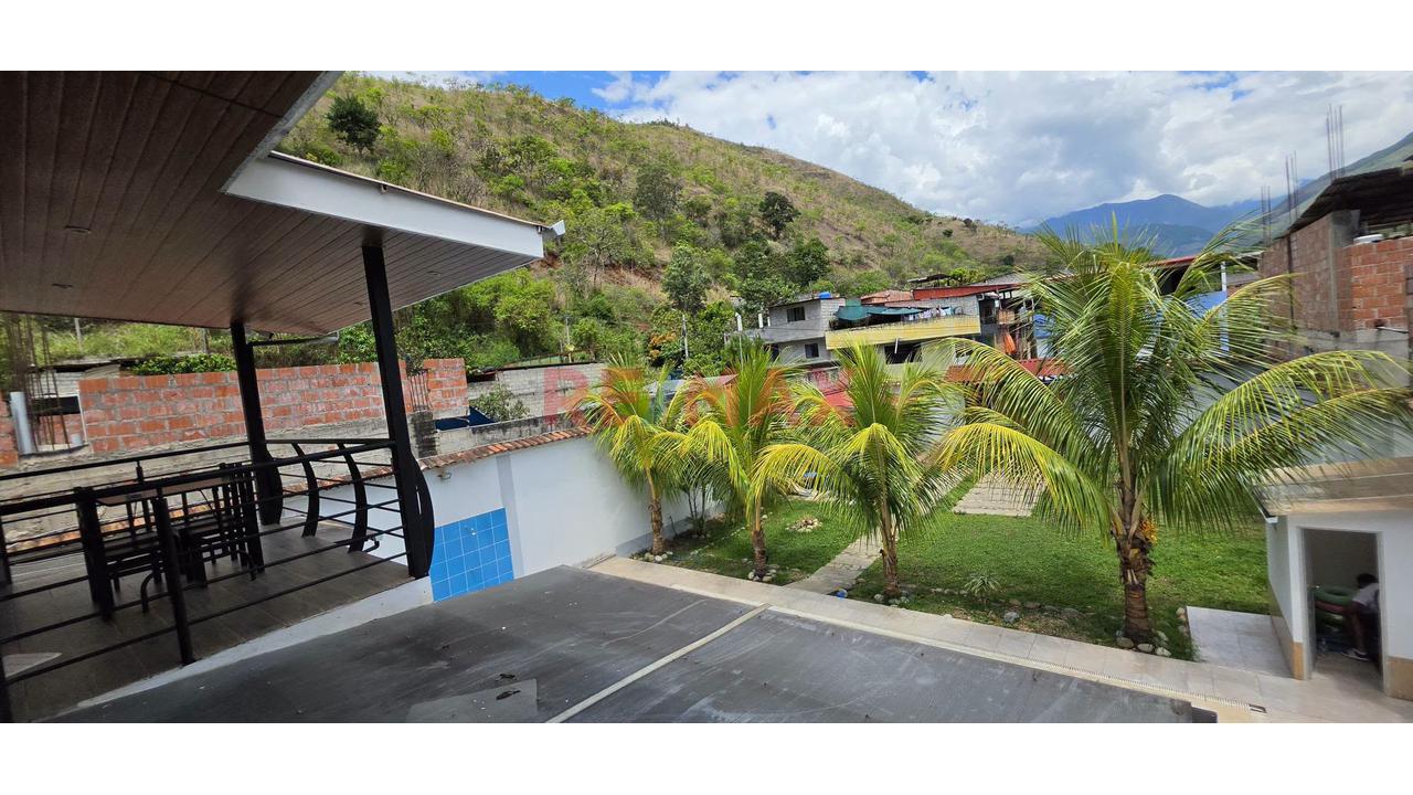 Casa Amoblada Con Piscina En Alquiler – Quillabamba — foto 3