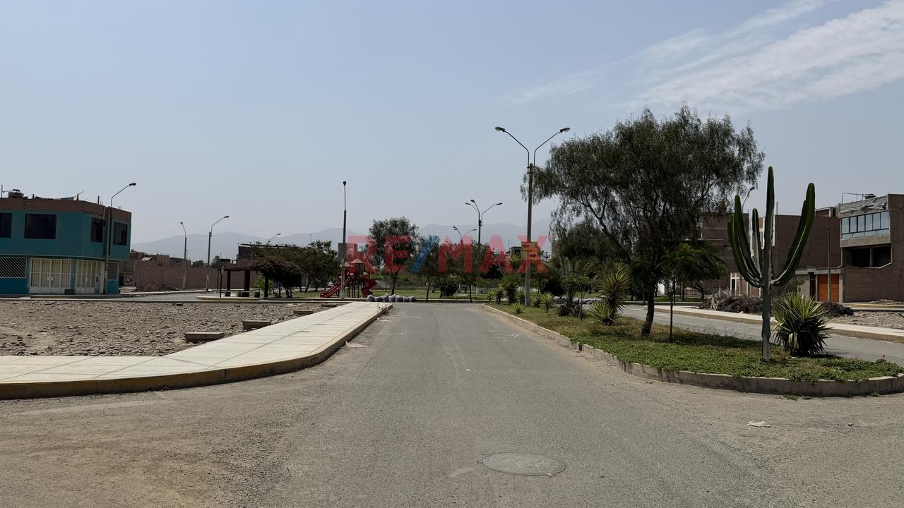 Venta De Terreno En Esquina De 125.78 M² Frente A Parque – Urb. Esmeralda I, Carabayllo - 3