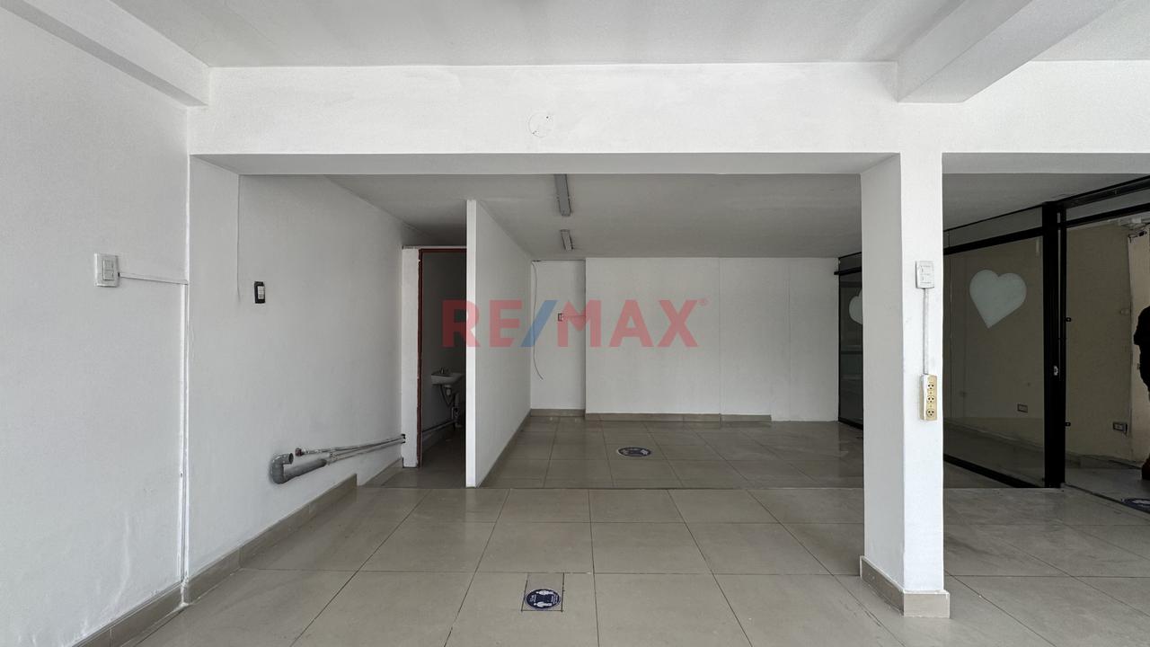 Local Comercial En Plena Av. Eeuu - 2