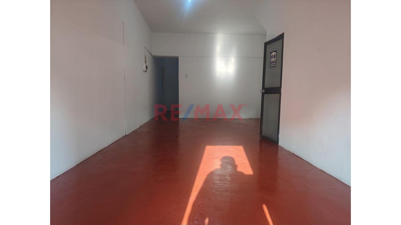 ¡Local Comercial En Ubicación Estratégica, Frente Al Paradero Los Jazmines Del Metropolitano Y Cerca De Plaza Norte! - 4