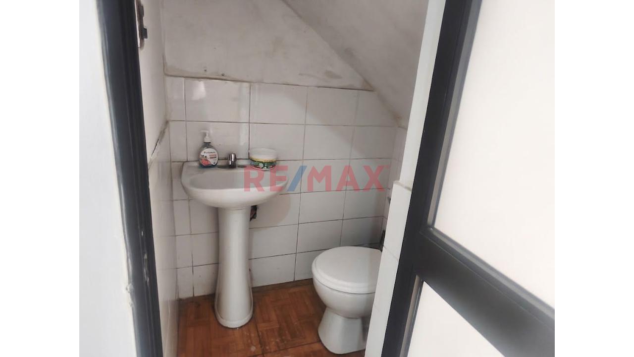 ¡Local Comercial En Ubicación Estratégica, Frente Al Paradero Los Jazmines Del Metropolitano Y Cerca De Plaza Norte! - 2