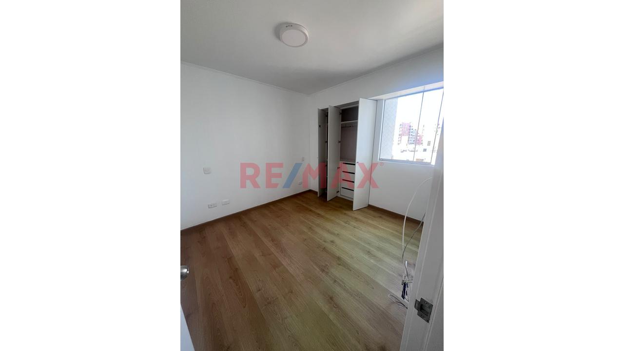 ¡Alquila Departamento De 3 Dormitorios En Breña! — foto 8