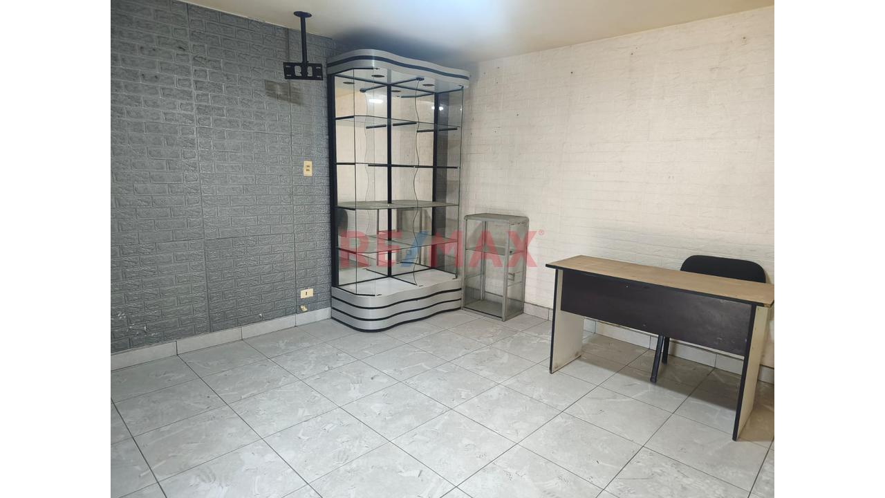 ¡Oportunidad Comercial Frente Al Mall Puruchuco! | Local De 20 M² Con Puerta A Calle - 3
