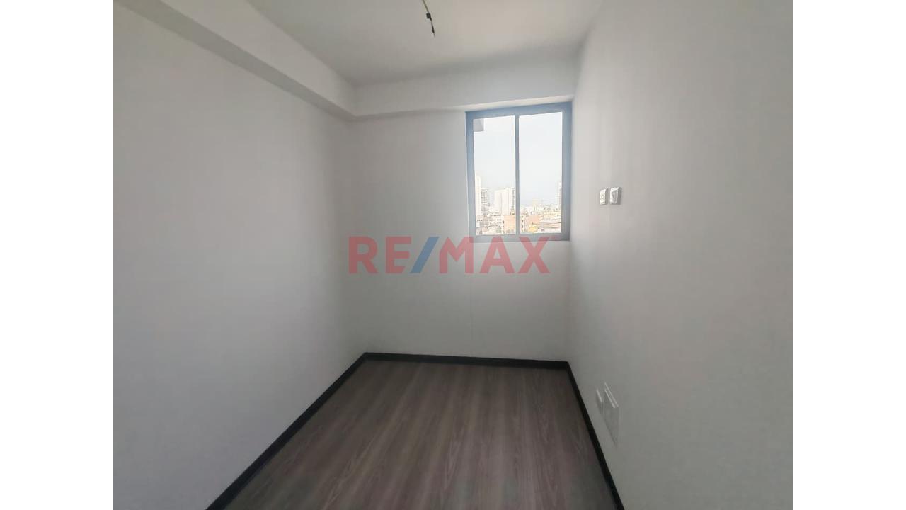 Departamento En Venta Frente A Parque - 3