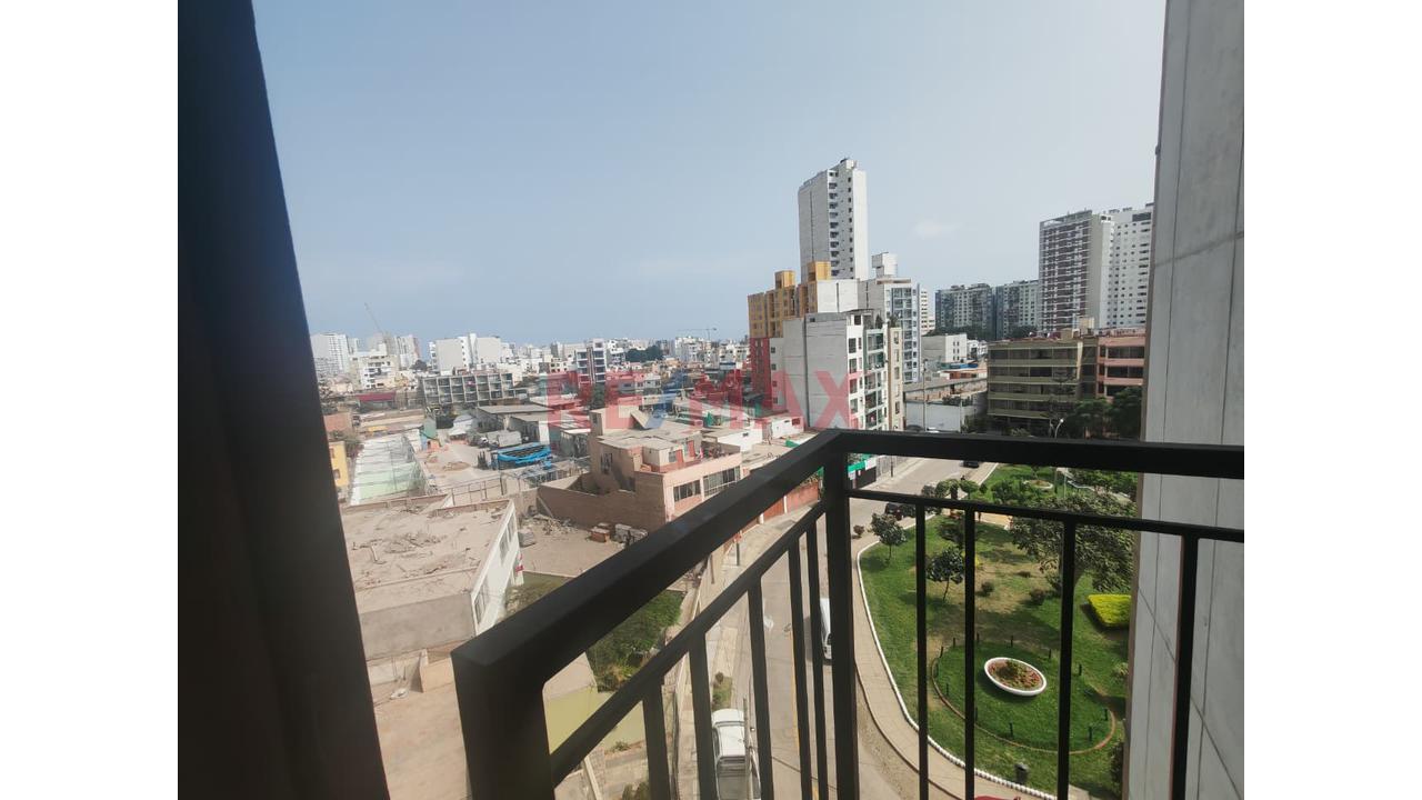 Departamento En Venta Frente A Parque - 2