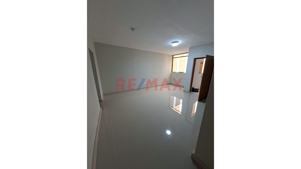Alquiler Departamentto Remodelado Frente A Parque Distrito De Rimac — foto 9