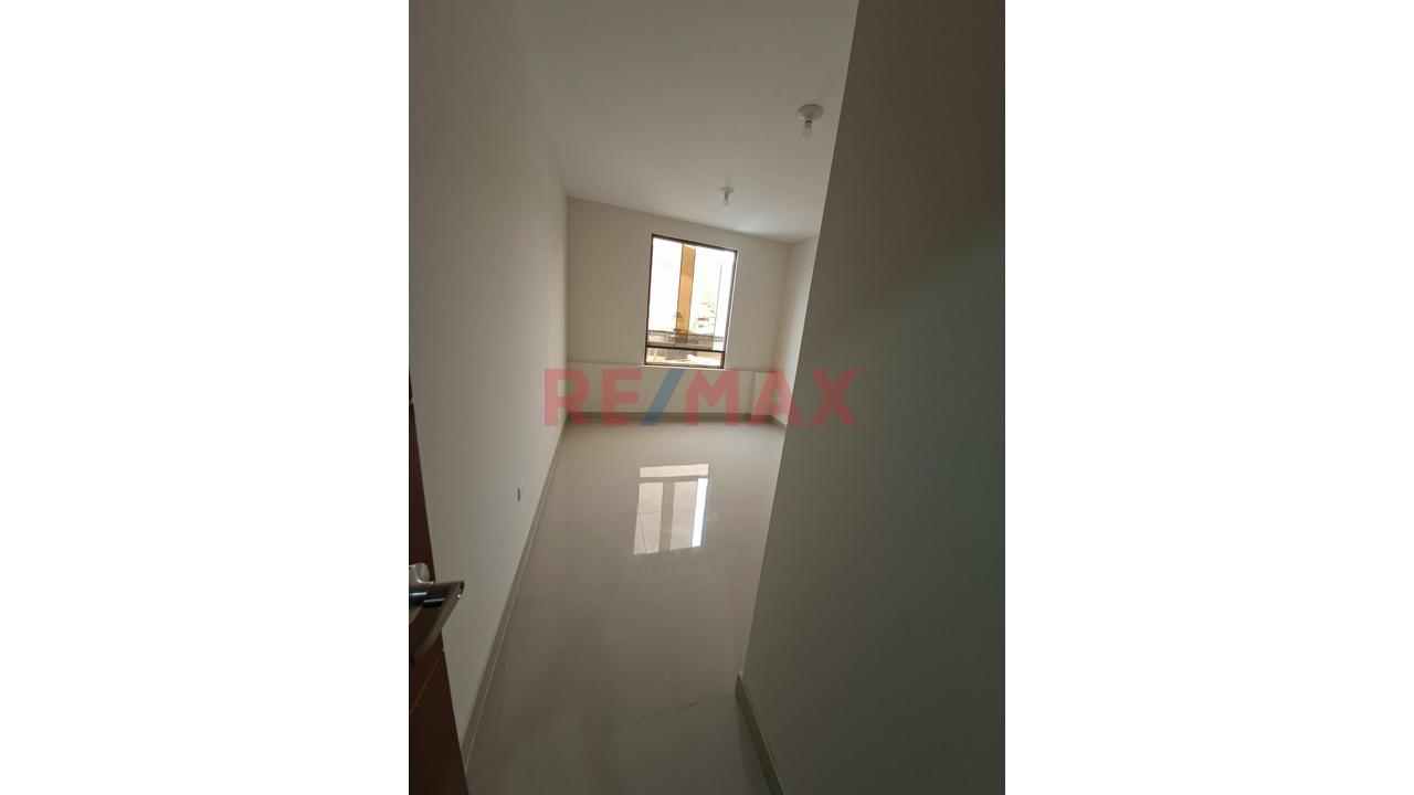 Alquiler Departamentto Remodelado Frente A Parque Distrito De Rimac — foto 12