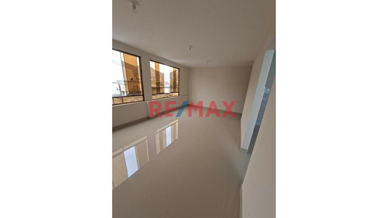 Alquiler Departamento Remodelado Frente A Parque Distrito De Rimac