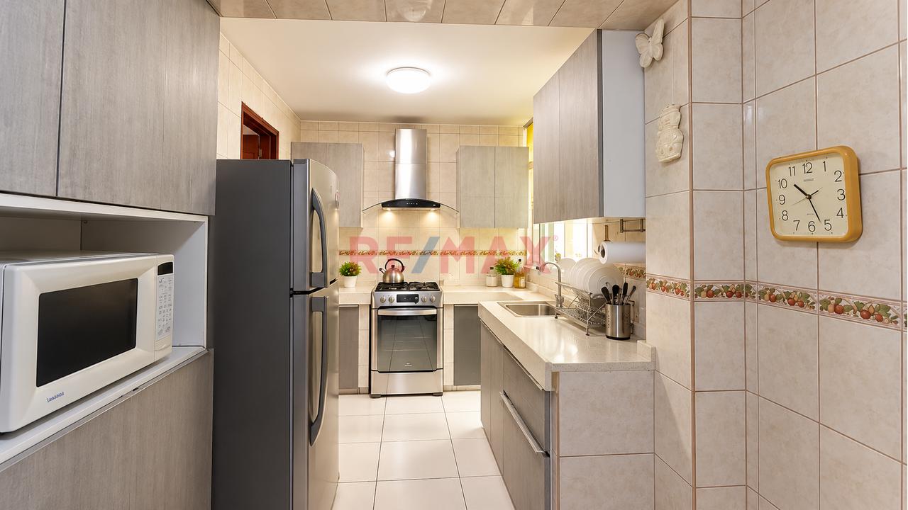 Venta Exclusivo Triplex Con Terraza Y Amplia Cochera Santa Patricia La Molina - 3