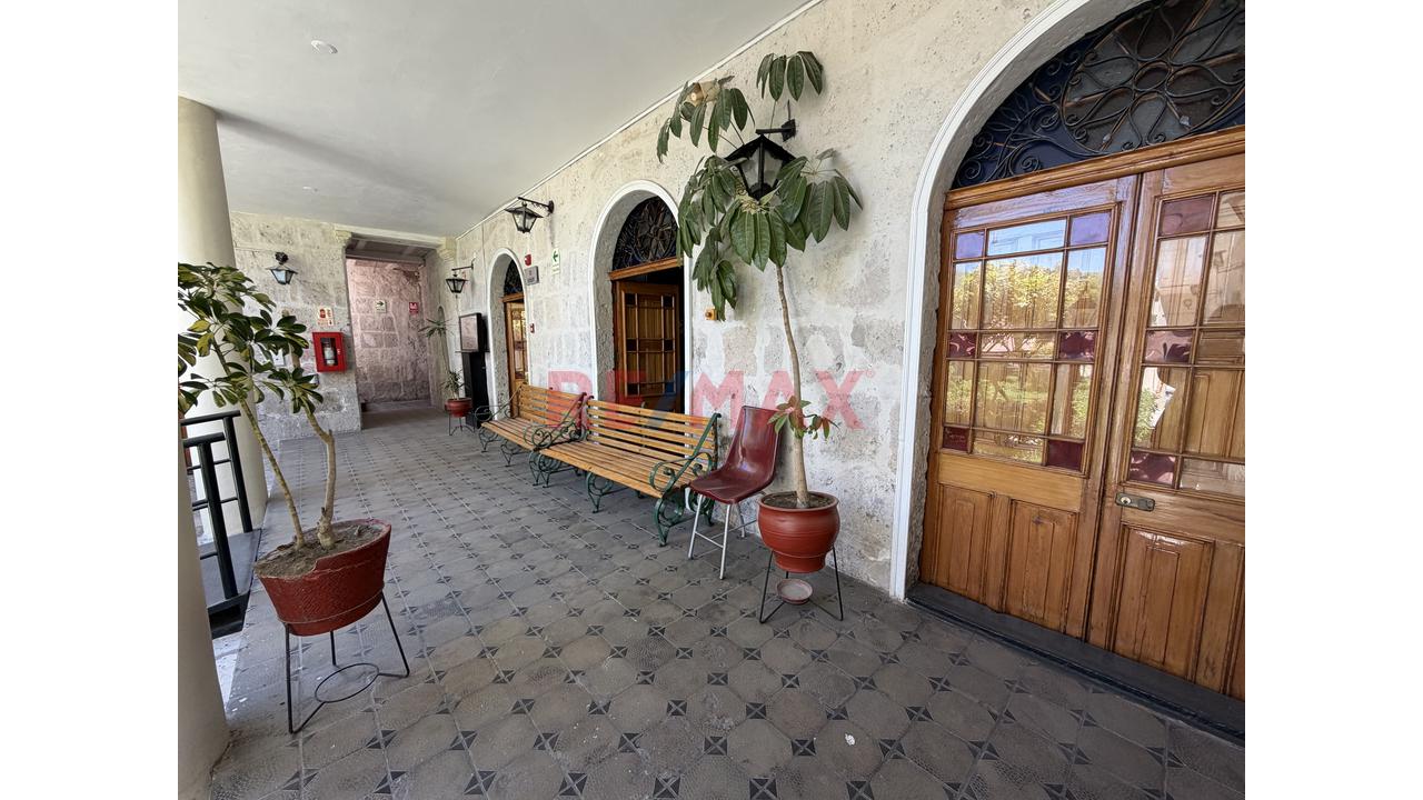 Oportunidad De Inversión! Casona De Valor Patrimonial, Amplia Y Estratégicamente Ubicada En Arequipa — foto 5