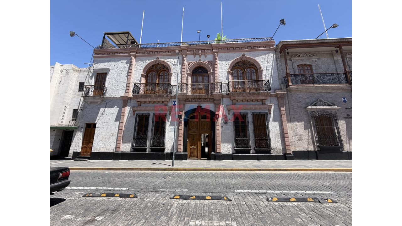 Oportunidad De Inversión! Casona De Valor Patrimonial, Amplia Y Estratégicamente Ubicada En Arequipa — foto 9