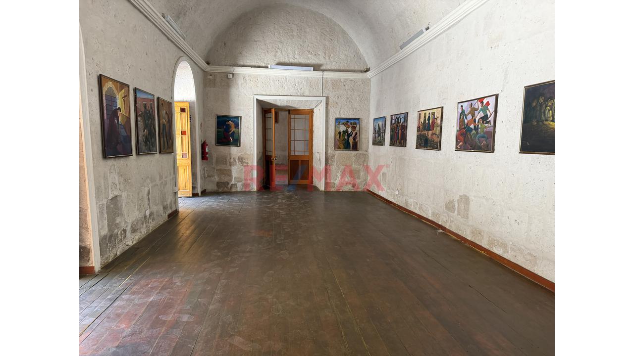 Oportunidad De Inversión! Casona De Valor Patrimonial, Amplia Y Estratégicamente Ubicada En Arequipa — foto 7