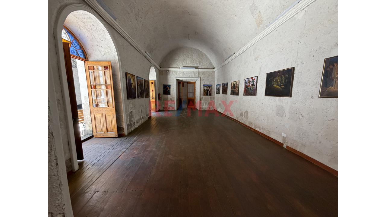 Oportunidad De Inversión! Casona De Valor Patrimonial, Amplia Y Estratégicamente Ubicada En Arequipa — foto 10