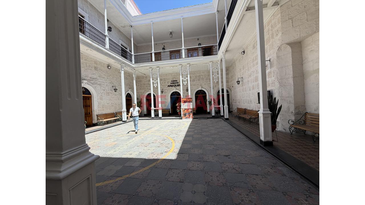 Oportunidad De Inversión! Casona De Valor Patrimonial, Amplia Y Estratégicamente Ubicada En Arequipa — foto 4