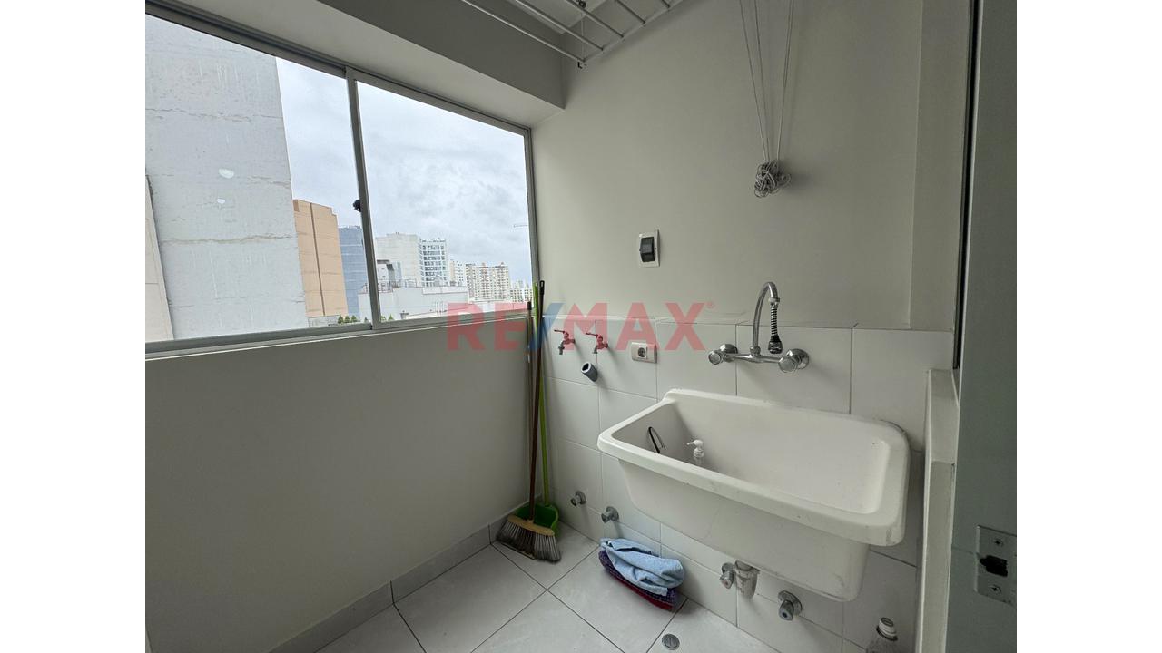 ¡Vive En Una Ubicación Privilegiada En Jesús María, Límite Con San Isidro! — foto 6