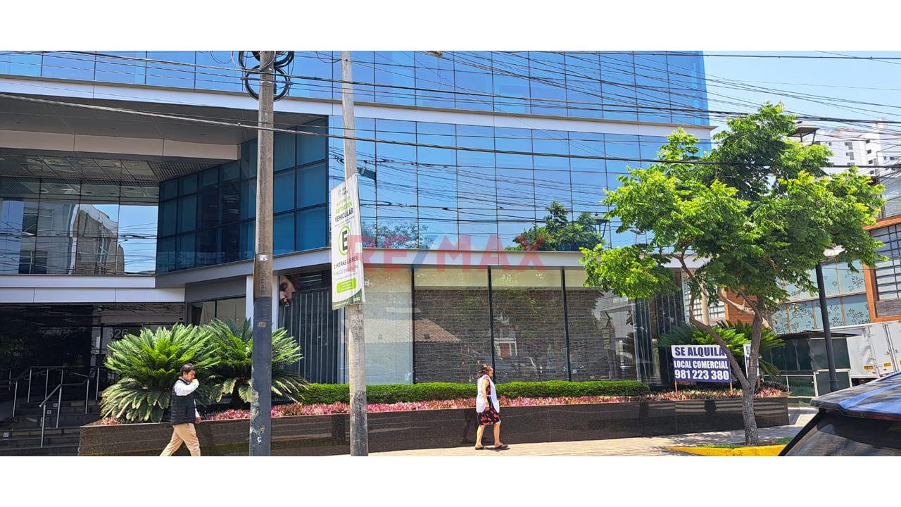Alquilo Local Comercial 1Er Piso De 306 M2 En Av. Conquistadores - 2