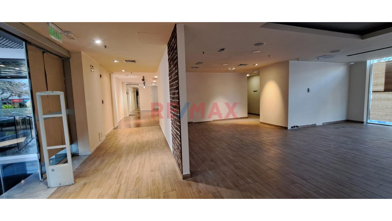 Alquilo Local Comercial 1Er Piso De 306 M2 En Av. Conquistadores - 8