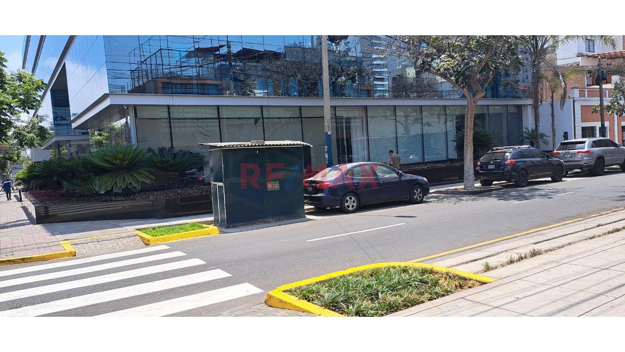 Alquilo Local Comercial 1Er Piso De 306 M2 En Av. Conquistadores - 3