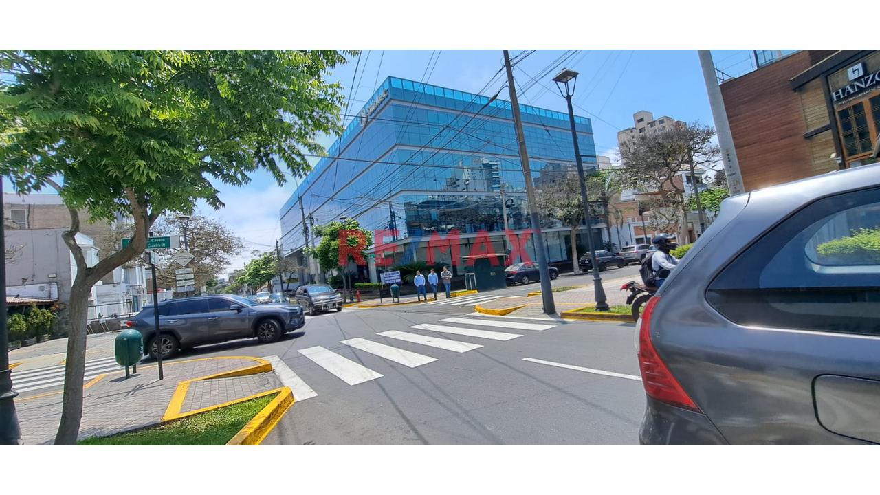 Alquilo Local Comercial 1Er Piso De 306 M2 En Av. Conquistadores - 1