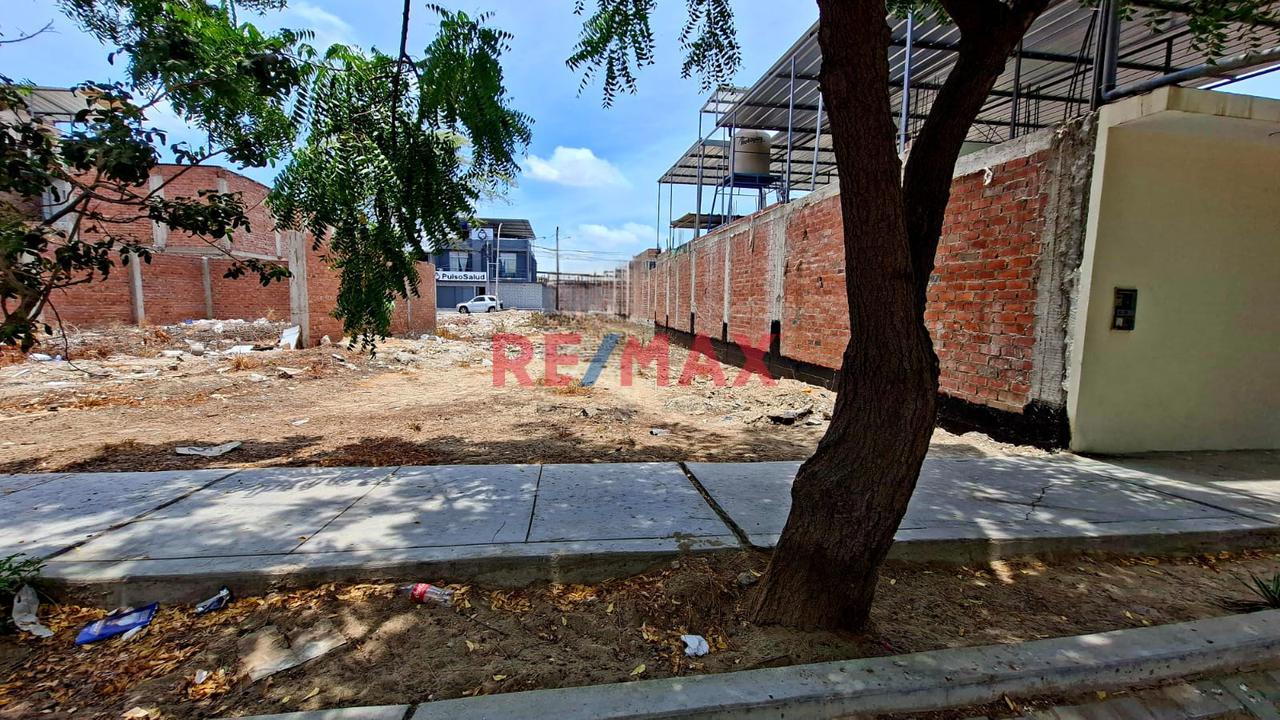 Venta De Terreno En Urb.Los Jardines Corpiura - 1