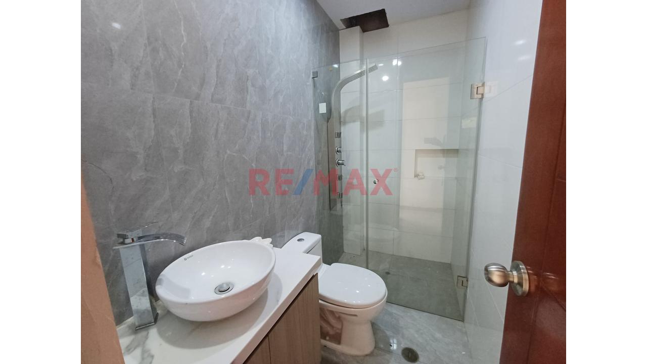 Se Vende Casa De 3 Pisos En Urb. Altos Del Valle - Moche — foto 10