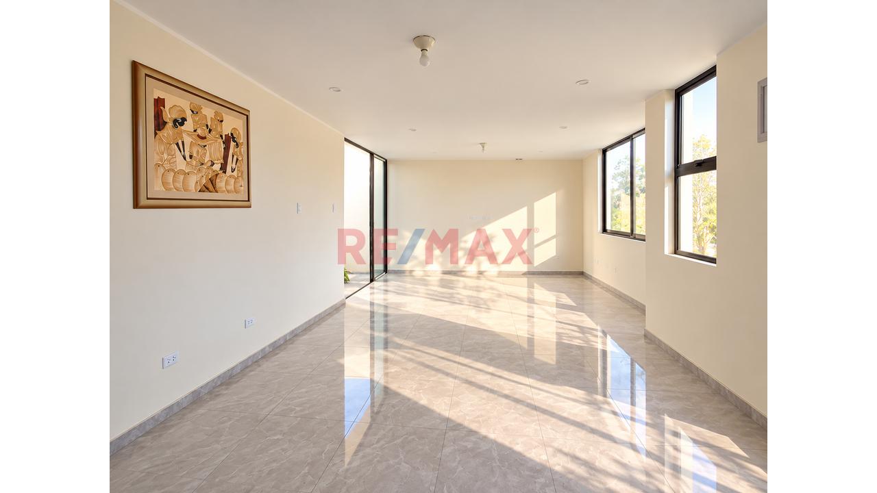 Se Vende Casa De 3 Pisos En Urb. Altos Del Valle - Moche — foto 7