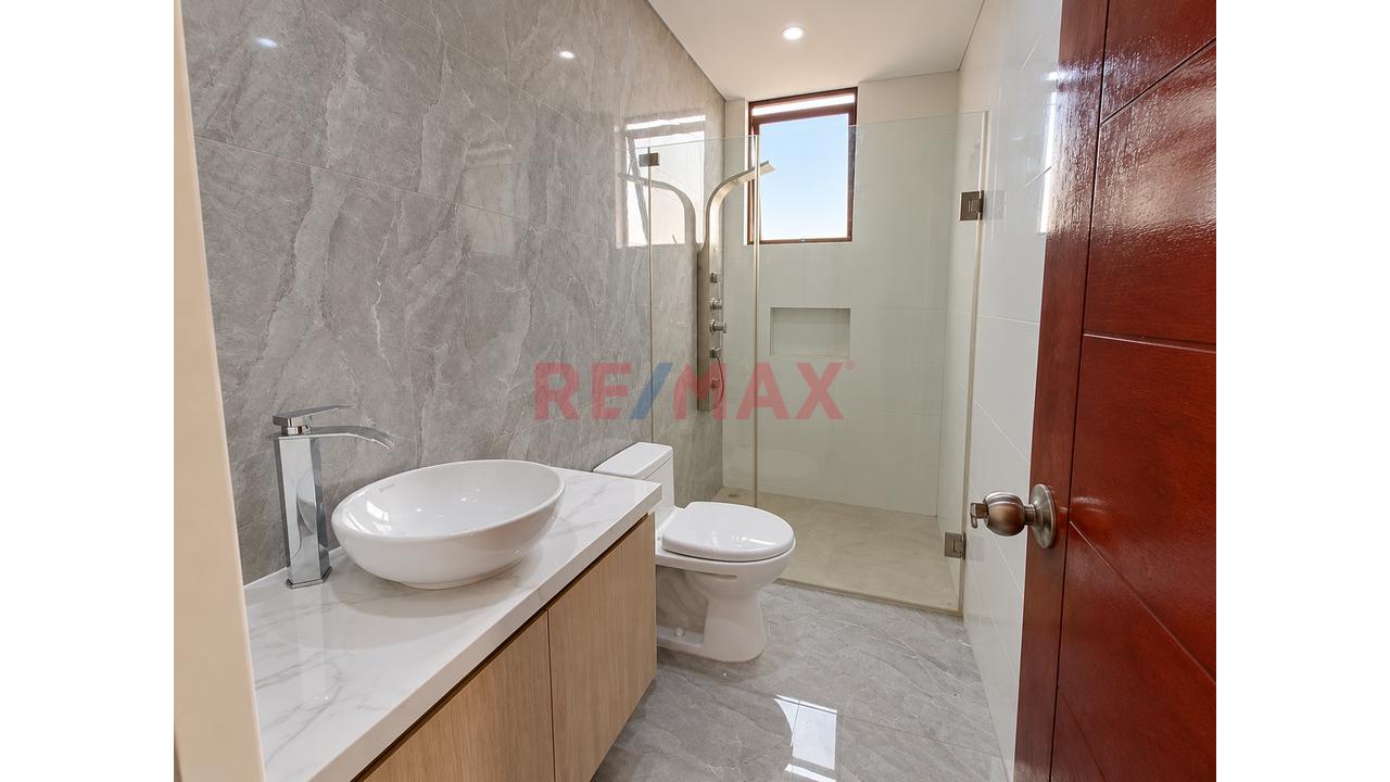 Se Vende Casa De 3 Pisos En Urb. Altos Del Valle - Moche — foto 14