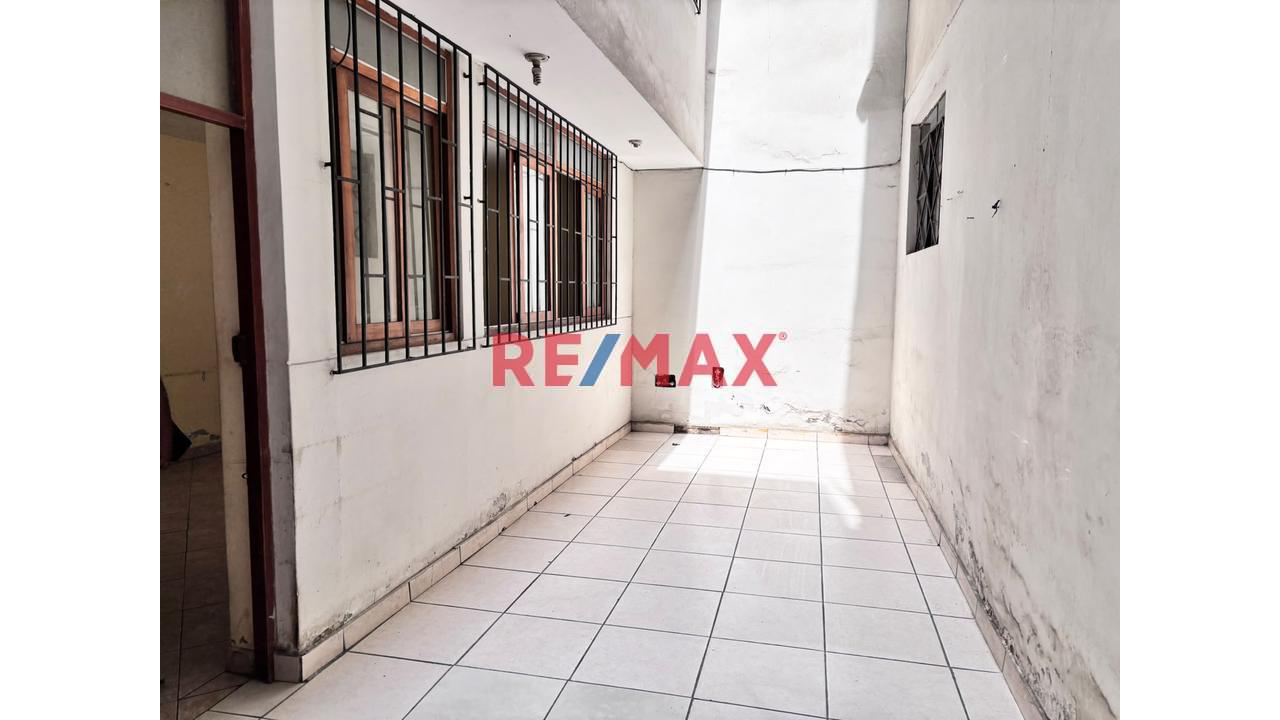 Epartamento En Venta | Santa Elena – Ate - 1