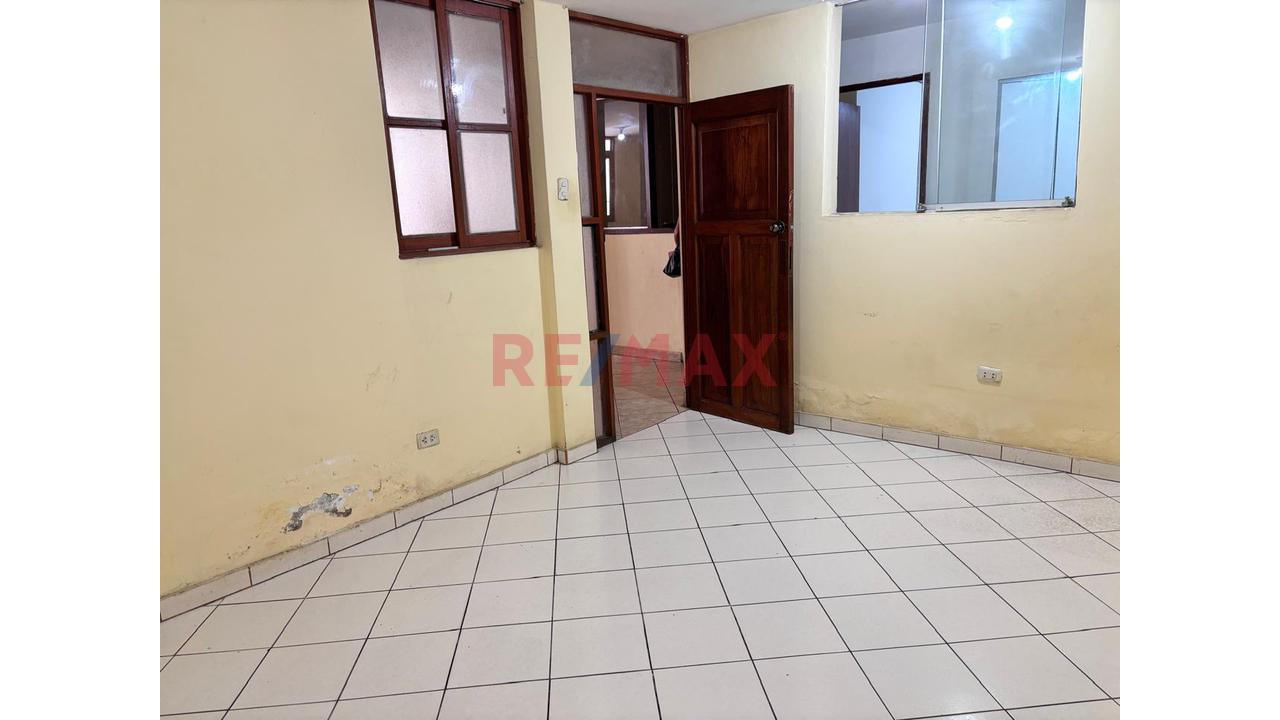 Epartamento En Venta | Santa Elena – Ate - 2