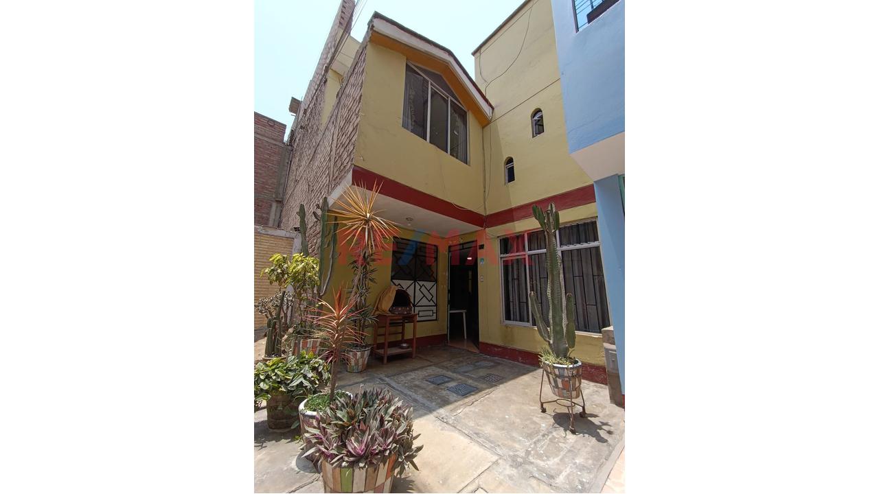 🏡 ¡Casa De 3 Pisos Frente A Parque En Carabayllo! 🌳 - 1