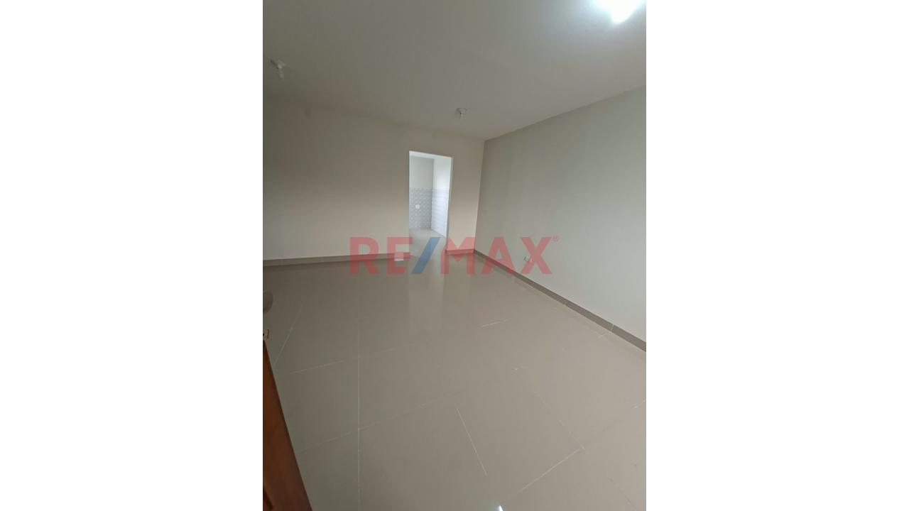 Alquiler Departamentto Remodelado Frente A Parque Distrito De Rimac — foto 2