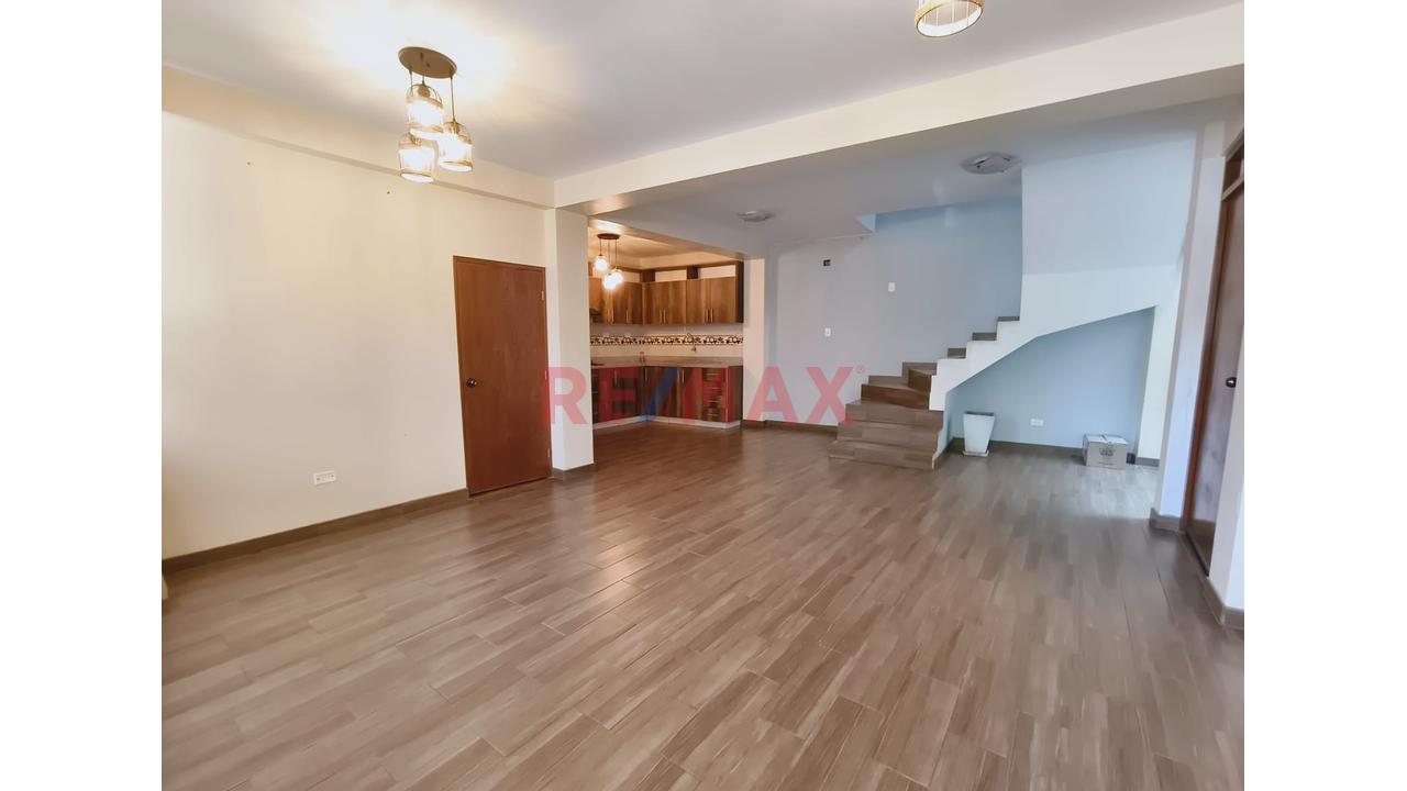 🏡🔥 ¡Vive A Lo Grande! Dúplex De 3 Dormitorios + Cochera En Puente Piedra - 6