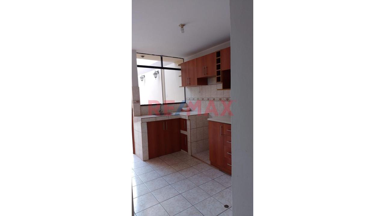 Alquiler De Departamento En Primer Piso Con Cochera Frente A Parque – Urbanización Puente Blanco, Ica - 6